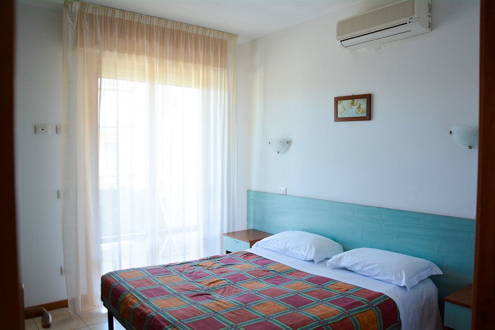 Aparthotel Costa Paradiso リド・アドリアーノ エクステリア 写真