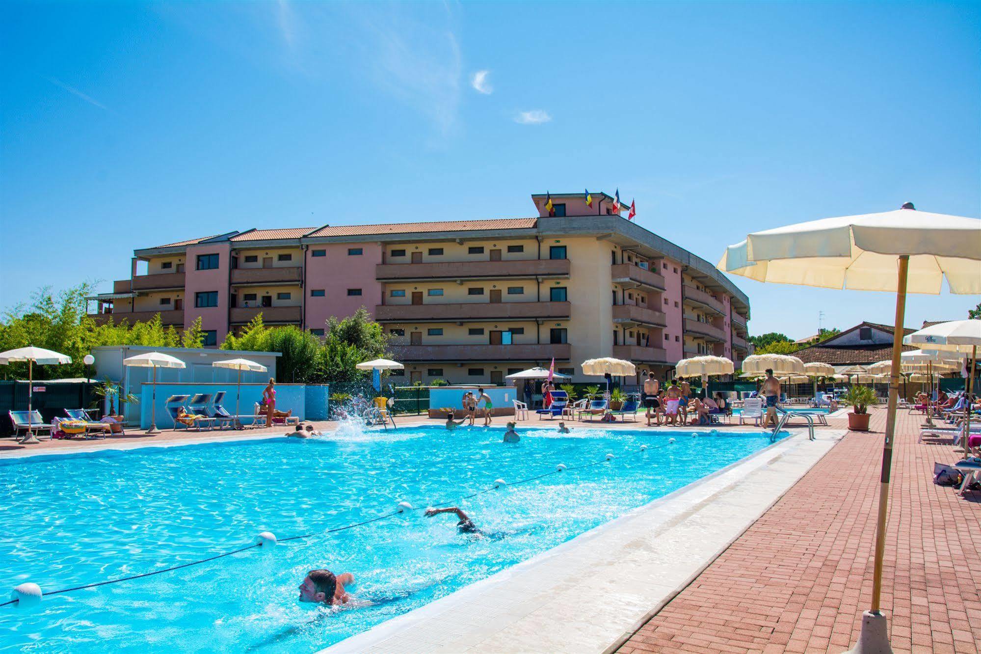 Aparthotel Costa Paradiso リド・アドリアーノ エクステリア 写真